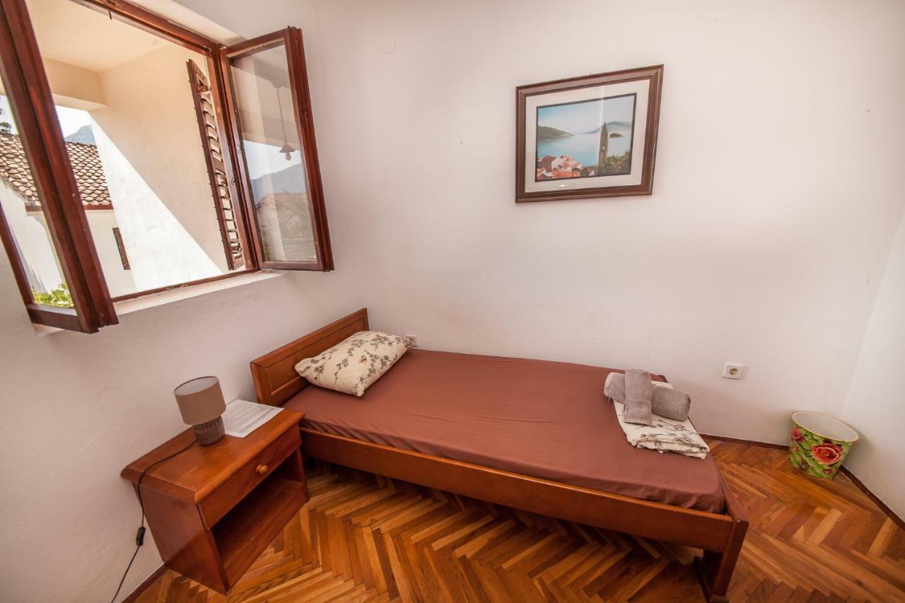 Alex Guesthouse Kotor Ngoại thất bức ảnh
