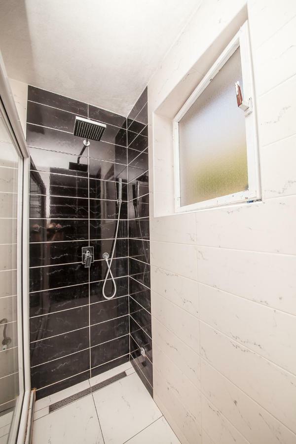 Alex Guesthouse Kotor Ngoại thất bức ảnh