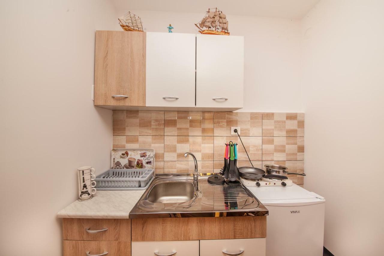 Alex Guesthouse Kotor Ngoại thất bức ảnh